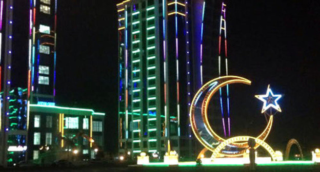 Высотный комплекс "Аргун-Сити". Чечня, 5 мая 2014 г. Фото Магомеда Магомедова для "Кавказского узла"