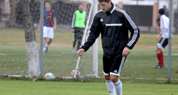 Игроки футбольного клуба "Терек" во время тренировки. Фото http://www.fc-terek.ru/