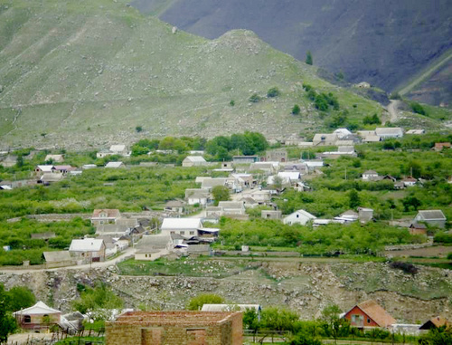 Село Верхняя Балкария. КБР, Черекский район. Фото Алима Ульбашева, http://ullumalkar.ucoz.ru/photo/verkhnjaja_balkarija_v_nashi_dei/verkhnjaja_balkarija_s_raznykh_rakursov/47