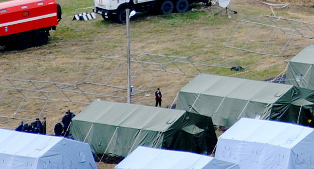 Подготовка палаточного лагеря для беженцев с Украины в Ростовской области. Июнь 2014 г. Фото пресс-службы ГУ МЧС России по Ростовской области, www.61.mchs.gov.ru