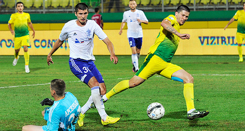 Игровой момент матча «Анжи» — «Динамо». Фото: Официальный сайт ФК «Анжи». http://www.fc-anji.ru/news/ru/club_news/anji_dinamo_live100814/