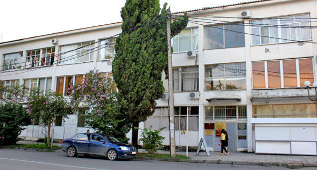 Здание в котором находится центральная избирательна комиссия Республики Абхазия. Сухум, лето 2014 г. Фото Елены Векуа для "Кавказского узла"