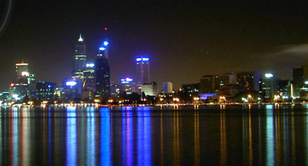 Вид на ночной город. Фото: официальный сайт ОАО «ГорЭлектроСеть» http://www.mgesrd.ru/images/header.jpg
