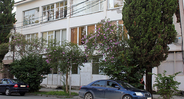 Здание ЦИК Абхазии. Фото Елены Валуа для "Кавказского узла"