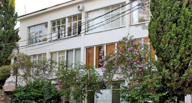 Здание ЦИК Абхазии. Сухум. Фото Елены Валуа для "Кавказского узла"