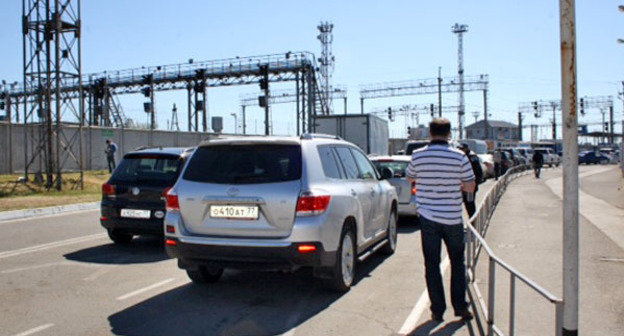 Очередь на паромной переправе «Кавказ-Крым». Май 2014 г. Фото Натальи Мацко для «Кавказского узла»