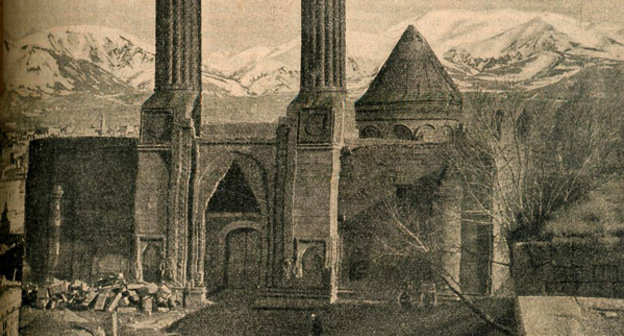 Древний армянский храм в Эрзеруме, 1916 г. Турция. Фото https://ru.wikipedia.org/