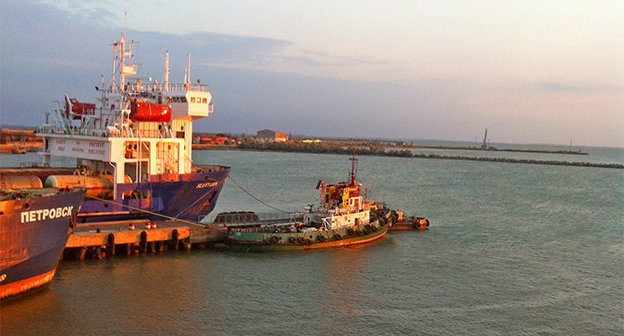 Закат на Керченской переправе. Фото Нины Тумановой для "Кавказского узла"