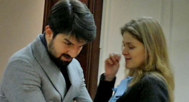 Мурад Мусаев и Дарья Тренина, адвокаты Юсупа Темерханова. Москва, декабрь 2013 г. Фото Юлии Буславской для "Кавказского узла"