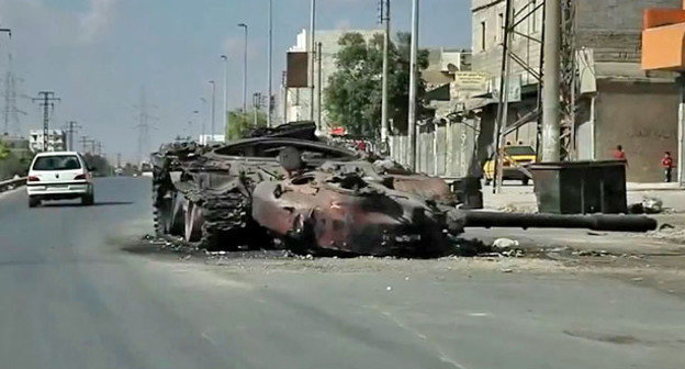 Уничтоженный танк Т-72 в Алеппо. Сирия. Фото https://ru.wikipedia.org