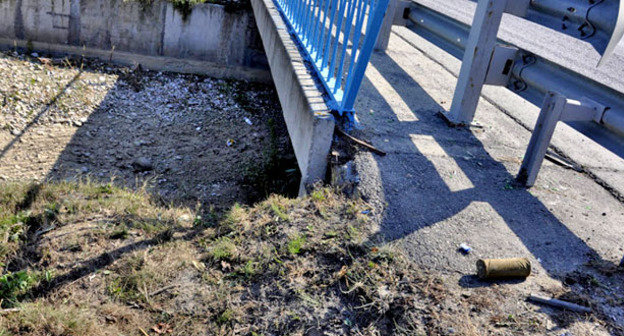 Взрывное устройство обнаруженное на трассе "Кавказ". КБР, 15 сентября 2014 г. Фото http://nac.gov.ru/