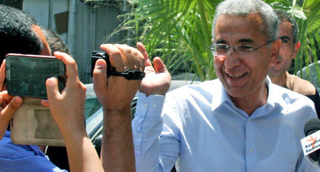 Интигам Алиев (справа). Баку, август, 2014 г. Фото Азиза Каримова для "Кавказского узла"