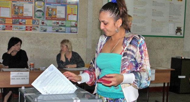 Выборы депутатов собрания представителей Владикавказа. Избирательная комиссия № 342. Владикавказ, 14 сентября 2014 г. Фото Харитона Кабисова для "Кавказского узла"