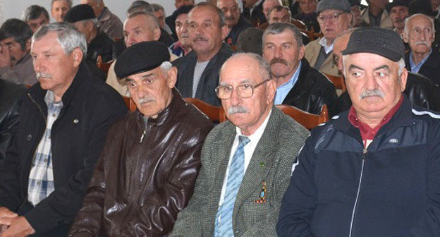 Участники собрания памяти жертв и пострадавших от техногенных и ядерных катастроф. Нальчик, апрель 2014 г. Фото: Союз «Чернобыль» России http://souzchernobyl.ru/index.php/2/2909.html