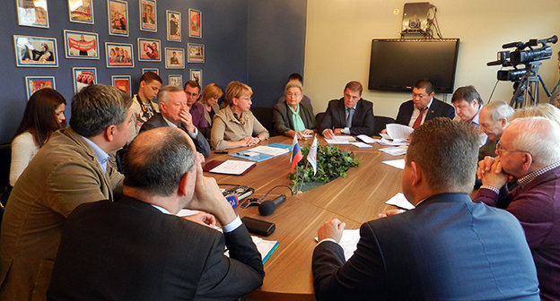 Заключительное обсуждение проекта структуры областной думы в облизбиркоме. Волгоград, 1 октября 2014 года. Фото Татьяны Филимоновой для "Кавказского узла"