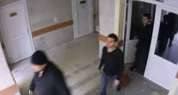 Участники массовой драки. Минеральные Воды, 21 сентября 2014 г. Кадр из видео пользователя Oxana Volva www.youtube.com