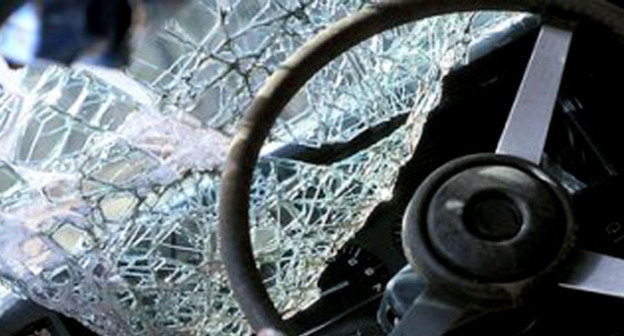 ДТП с участием пассажирского автобуса. Азербайджан, 9 октября 2014 г. Фото http://www.1news.az/