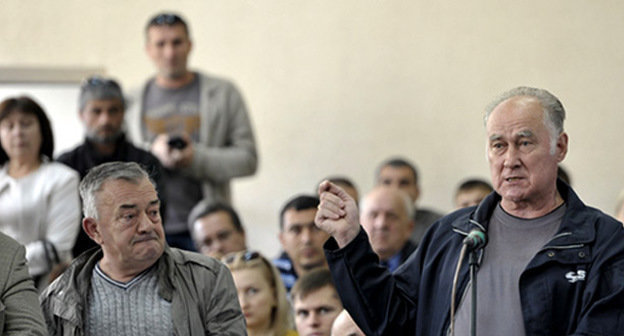 Участники встречи губернатора Ставрополья с общественностью города Минеральные Воды, на которой обсуждался ход расследования массовой драки в районной больнице. Фото: Пресс-служба губернатора Ставропольского края