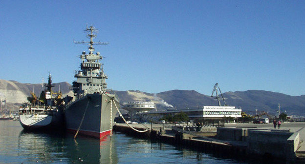 Морской вокзал Новороссийска. Фото Sergei Rubliov https://ru.wikipedia.org