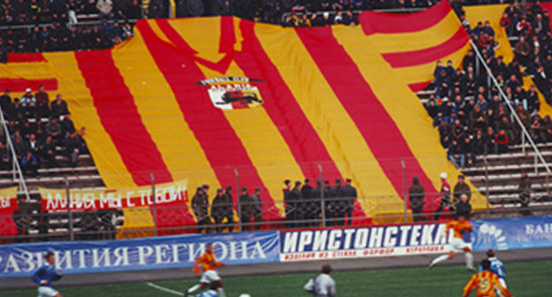 Символика клуба "Алания" на трибуне стадиона "Спартак", Владикавказ.  Фото: http://www.fc-alania.ru/images/uploads/stadium_4.jpg