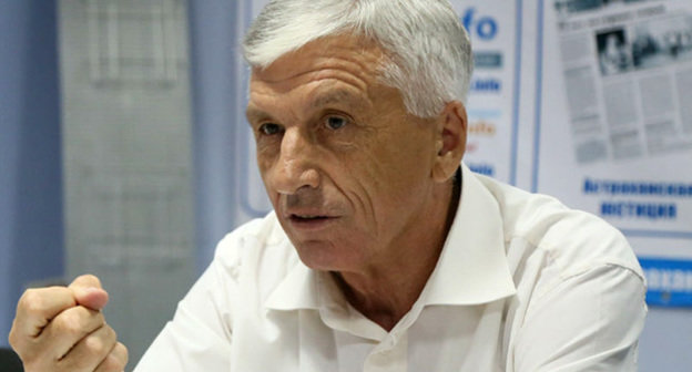 Иван Нестеренко. Фото: http://www.astrobl.ru/sites/default/files/styles/large_news/public/images/teasers/astrahanskie-agrarii-nesterenko.jpg