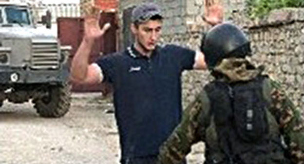 Проверка документво во время проведения КТО. Фото: http://nac.gov.ru/taxonomy/term/643_page_3.html