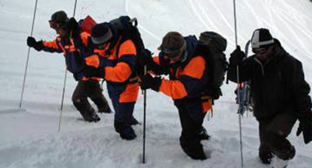 Поисково-спасательные работы в горах. Фото: http://www.07.mchs.gov.ru/operationalpage/emergency/detail.php?ID=40640