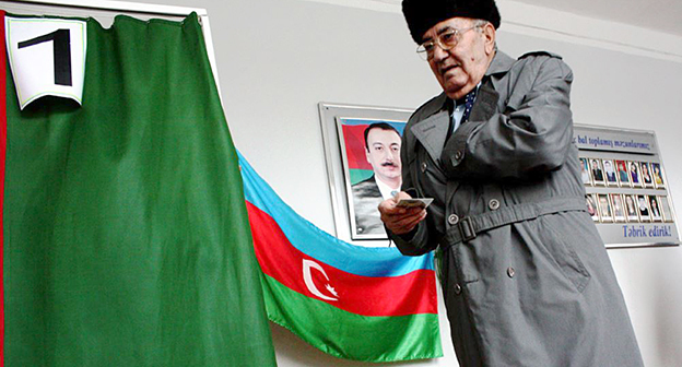 Ход выборов в Азербайджане. Фото: RFE / RL, http://www.radioazadlyg.org/content/article/2178723.html 