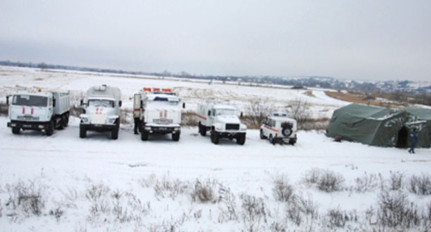 Машины МЧС возле трассы "Дон" в Ростовской области. Фото: МЧС России по Ростовской области http://61.mchs.gov.ru/