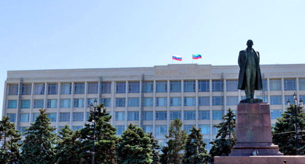 Здание администрации Махачкалы. Фото: bagatyrovkazim http://wikimapia.org/