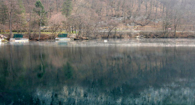 Голубое озеро. КБР. Фото: Dr Jorgen https://ru.wikipedia.org/