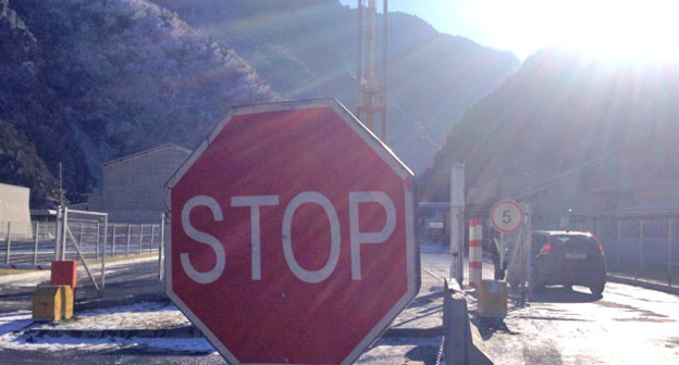 КПП Верхний Ларс. Фото Ахмеда Альдебирова для "Кавказского узла"