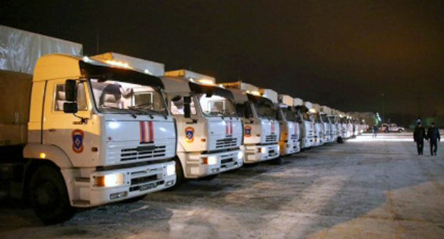Колонна гуманитарной помощи для жителей востока Украины. Фото: http://www.mchs.gov.ru/upload/site1/document_news/AhmxA4UzNv-big-350.jpg