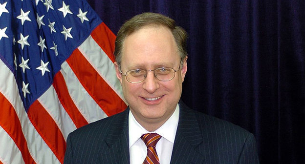 Александр Вершбоу. Фото: https://ru.wikipedia.org/wiki/%D0%92%D0%B5%D1%80%D1%88%D0%B1%D0%BE%D1%83,_%D0%90%D0%BB%D0%B5%D0%BA%D1%81%D0%B0%D0%BD%D0%B4%D1%80#mediaviewer/File:Alexander_Vershbow.JPG