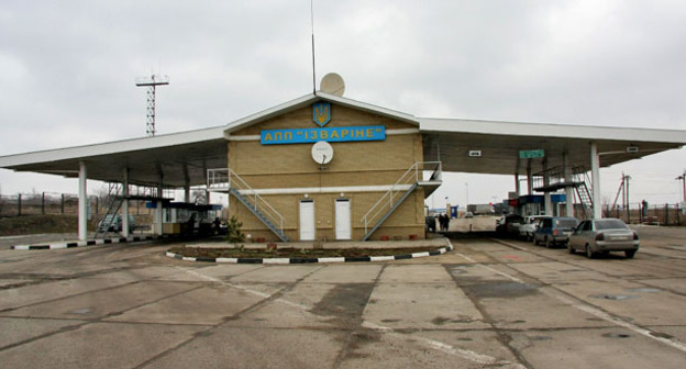 Пропускной пункт "Изварино". Фото http://dpsu.gov.ua/ua/about/news/news_4267.htm