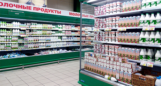 Прилавки с молочной продукцией. Фото Олега Пчелова для "Кавказского узла"