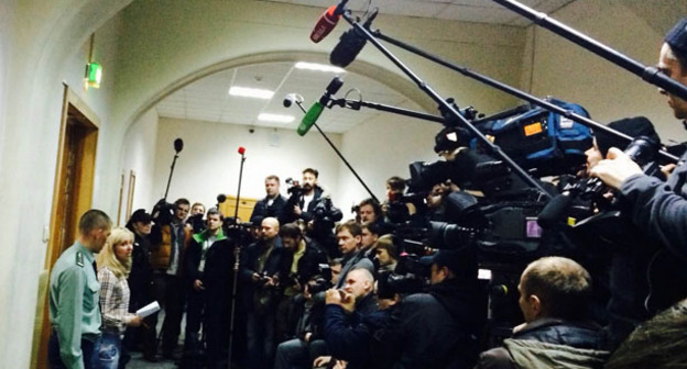 Представители СМИ в коридоре Бесманного суда. Москва, 8 марта 2015 г. Фото корреспондента "Кавказского узла"