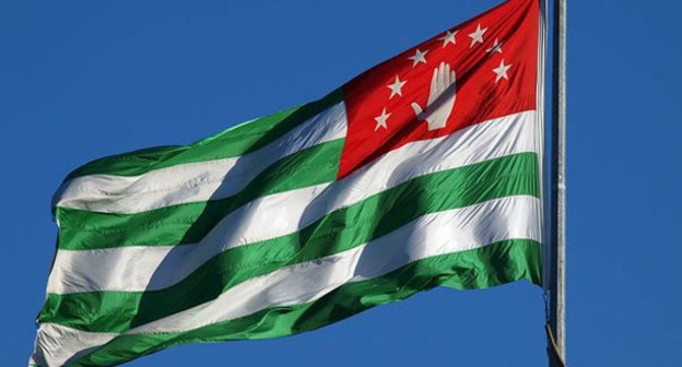 Флаг Абхазии. Фото http://www.yuga.ru/news/348595/