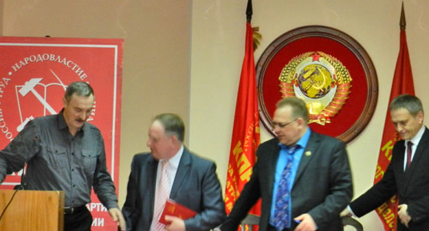 Рабочее совещание представителей гаражно-строительных кооперативов (ГСК), которое прошло в обкоме КПРФ. Волгоград, 18 марта 2015 г. Фото Татьяны Филимоновой для "Кавказского узла"