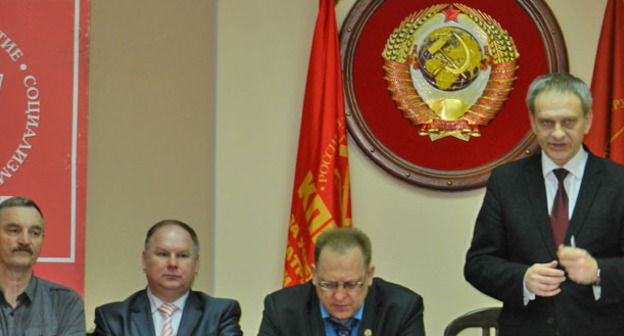 Собрание членов гаражно-строительных кооперативов (ГСК). Волгоград, 18 марта 2015 г. Фото Татьяны Филимоновой для "Кавказского узла"