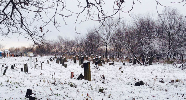 Мусульманское кладбище. Фото Ахмеда Альдебирова для "Кавказского узла"