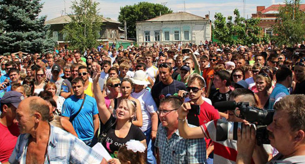 Акция протеста в Пугачеве Саратовской области. Июль 2013 г. Фото http://kprf.ru/