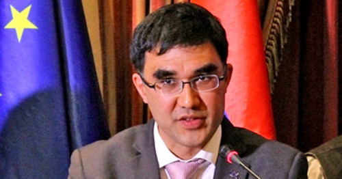 Руководитель отдела сотрудничества делегации ЕС в Армении Хоа-Бин Аджемян во время слушаний законопроекта "Об общественных организациях". Ереван, 10 апреля 2015 г. Фото Армине Мартиросян для "Кавказского узла"