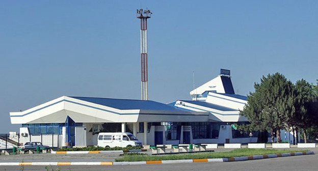 Аэропорт в Нальчике. Фото http://avia.pro/blog/aeroport-nalchik