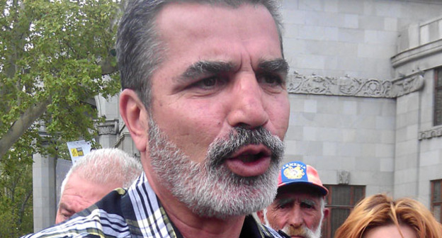 Ветеран карабахской войны Хачик Аветисян. Ереван, 28 апреля 2015 г. Фото Тиграна Петросяна для "Кавказского узла"