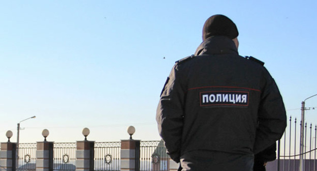 Сотрудник полиции. Фото Магомеда Магомедова для "Кавказского узла"