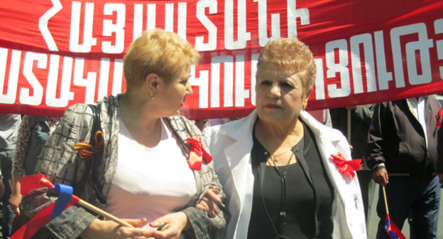 Участники первомайского митинга в Ереване. 1 мая 2015 г. Фото Тиграна Петросяна для "Кавказского узла"