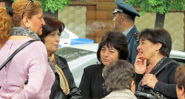 Акция протеста бывших сотрудников завода "Наирит". Ереван, 5 мая 2015 г. Фото Тиграна Петросяна для "Кавказского узла"