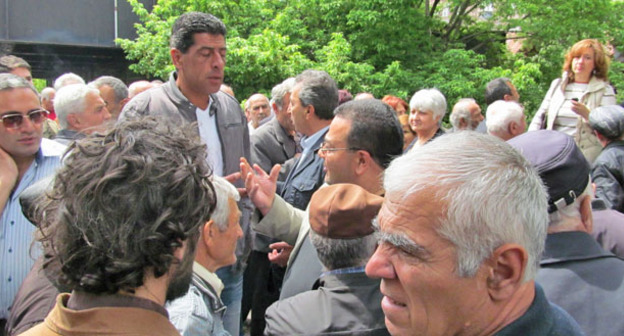 Акция протеста бывших сотрудников завода "Наирит". Ереван, 5 мая 2015 г. Фото Тиграна Петросяна для "Кавказского узла"