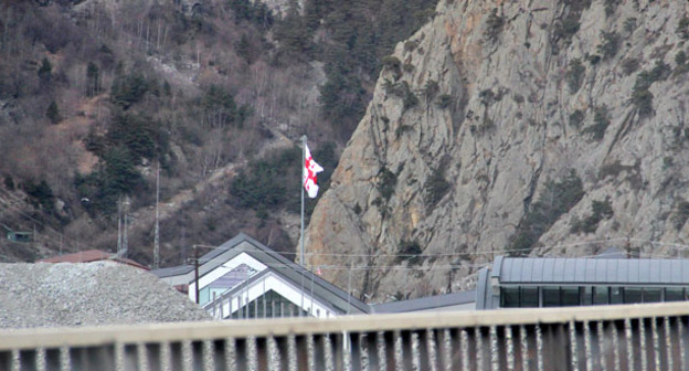 Въезд в Грузию со стороны России. Фото Ахмеда Альдебирова для "Кавказского узла"